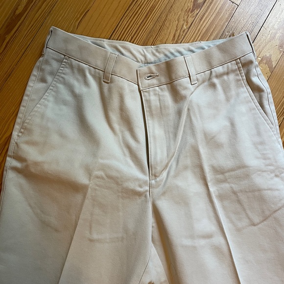 Price drop 🎈Men’s Van Heusen chinos. 2 pairs, 32” waist. Excellent condition. - Picture 6 of 14